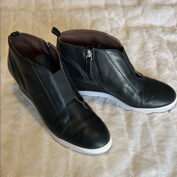 Paolo Shoes - Linea Paolo Felicia Women’s Black 10M Wedges